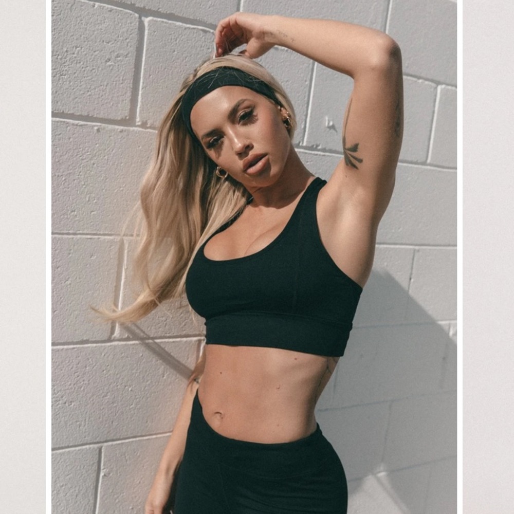 Saski Black Sports Bra, Small
